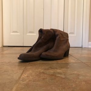Leather Cowboy Boots. In perfect condition.